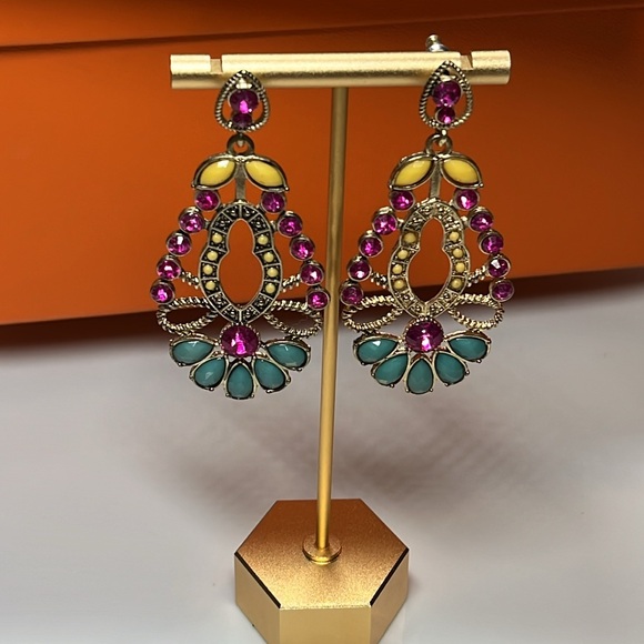 EARRINGS - Picture 3 of 7